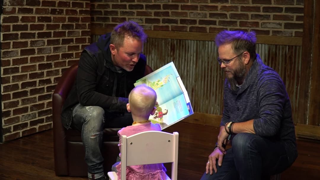 Can Chris Tomlin's Book Hold Baby Anna's Attention?